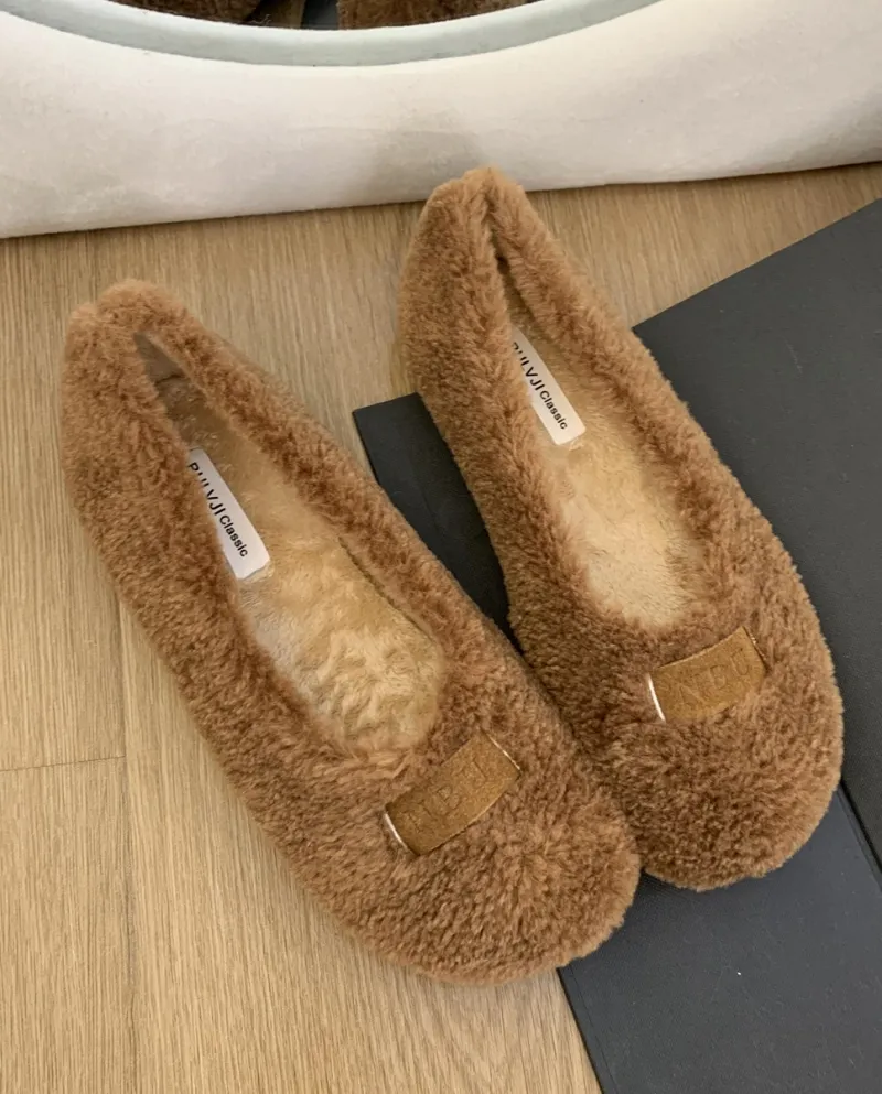 Flat-soled Slip-ons Plus Plush Fur Shoes For Women's Winter Outer Wear, New Style Lazy Warm Beanie Shoes