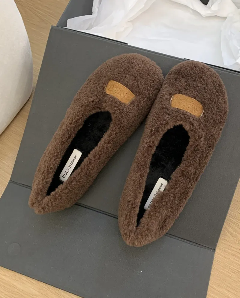 Flat-soled Slip-ons Plus Plush Fur Shoes For Women's Winter Outer Wear, New Style Lazy Warm Beanie Shoes