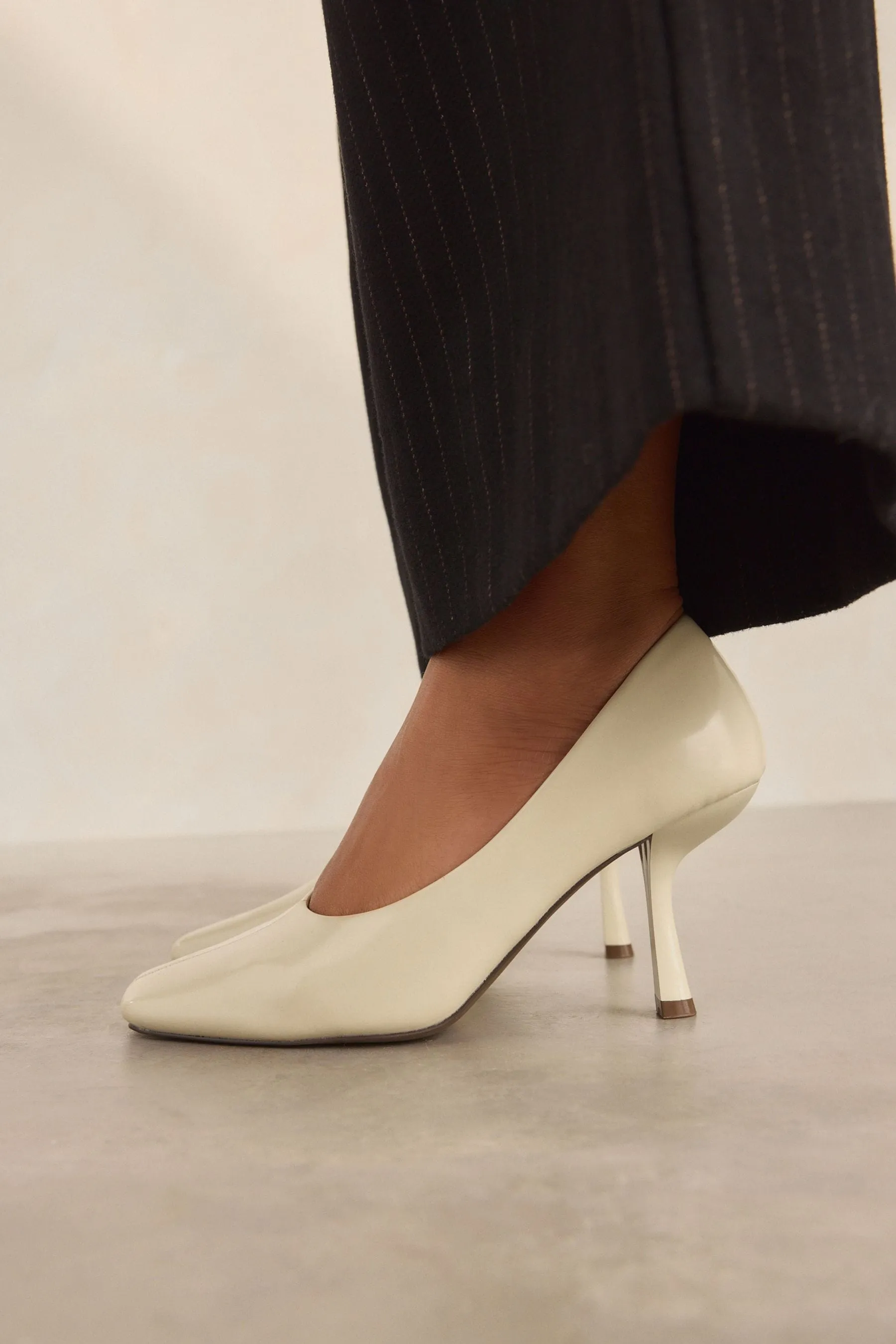 Forever Comfort Angled Square Toe Heels